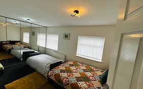 Liberty Inn Room With Sharing Toilet And Kitchen