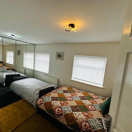 Liberty Inn Room With Sharing Toilet And Kitchen Liverpool Buitenkant foto