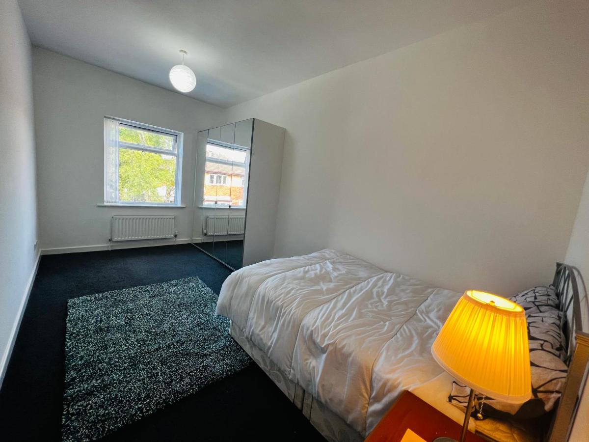 Liberty Inn Room With Sharing Toilet And Kitchen Liverpool Buitenkant foto