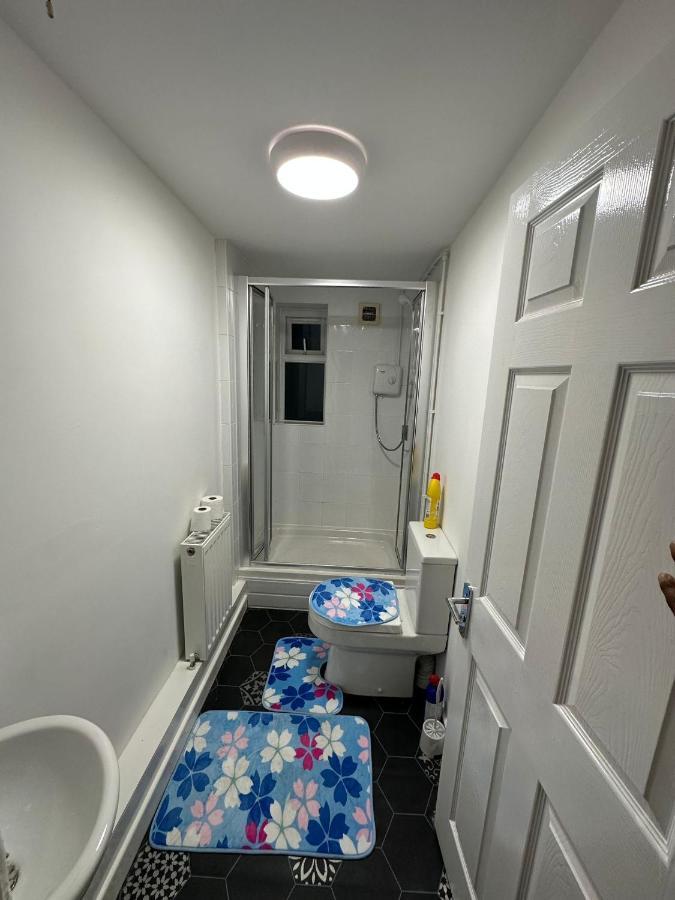 Liberty Inn Room With Sharing Toilet And Kitchen Liverpool Buitenkant foto