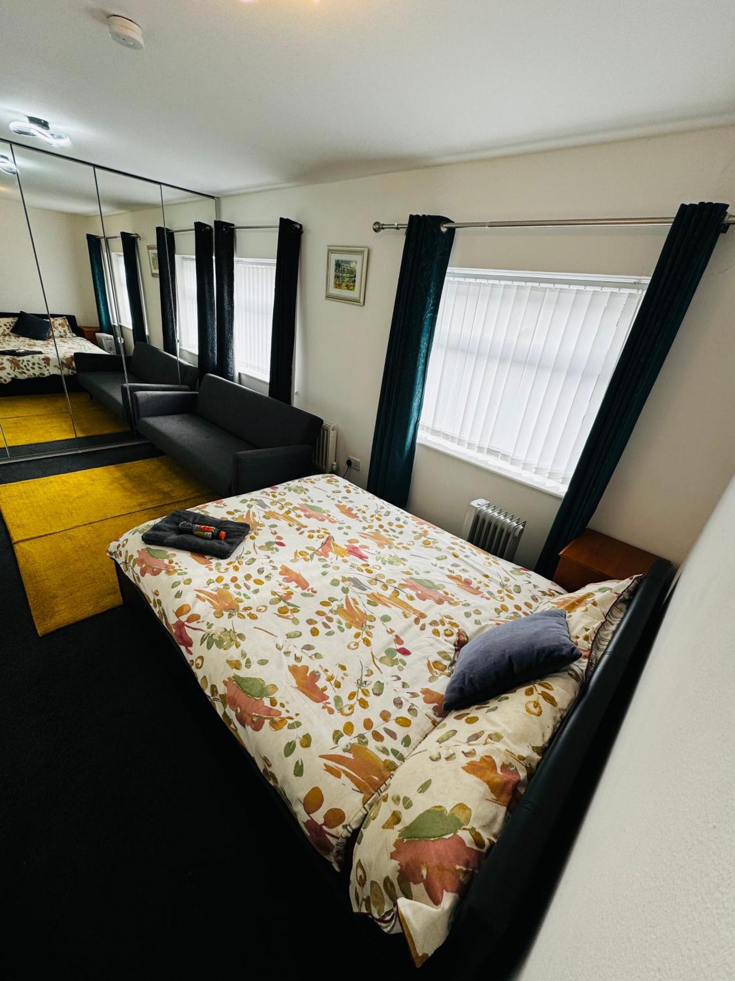 Liberty Inn Room With Sharing Toilet And Kitchen Liverpool Buitenkant foto